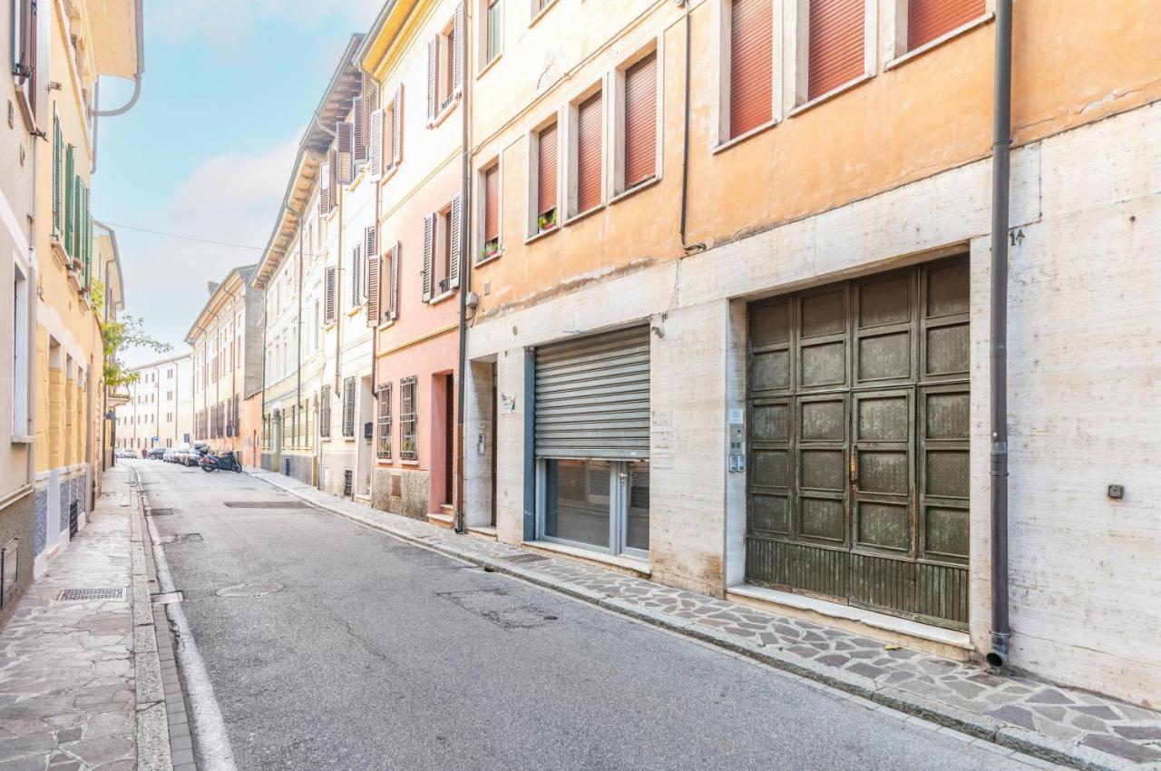 Un Nido A Mantova Historic Apt Near The Center! Luaran gambar